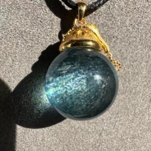 Natural glassy beryl single stone pendant